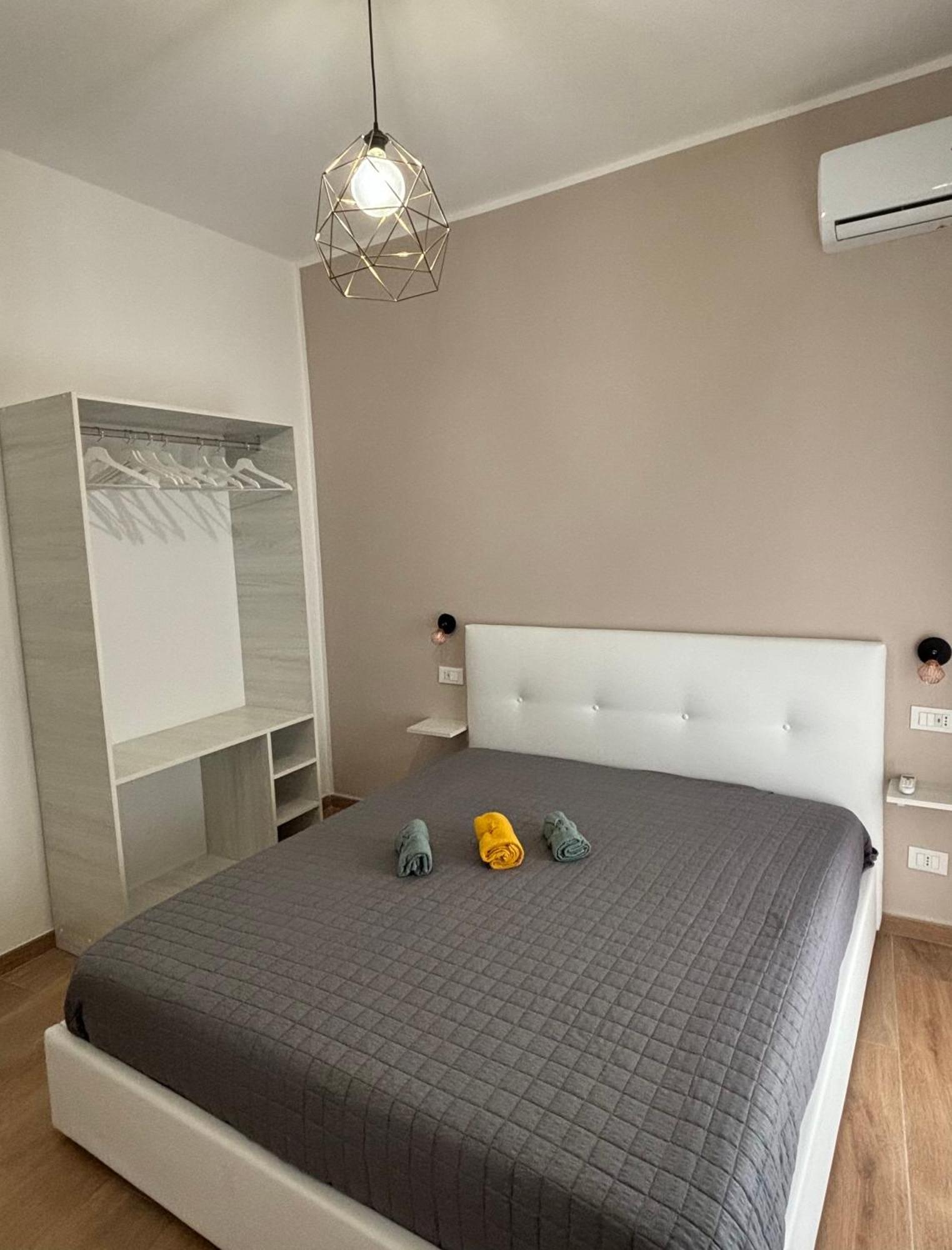 Perni Rooms Palermo Exterior foto